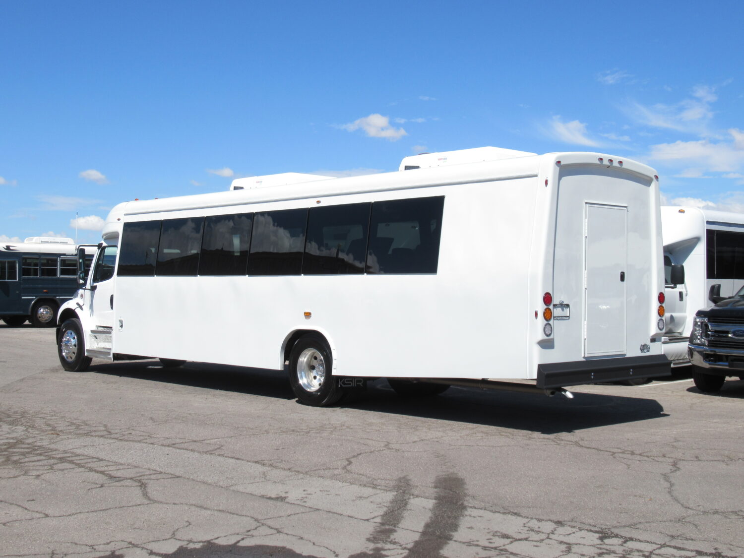 NEW 2026 ECD KSIR M2 Freightliner Executive Shuttle SH1632 - Image 5