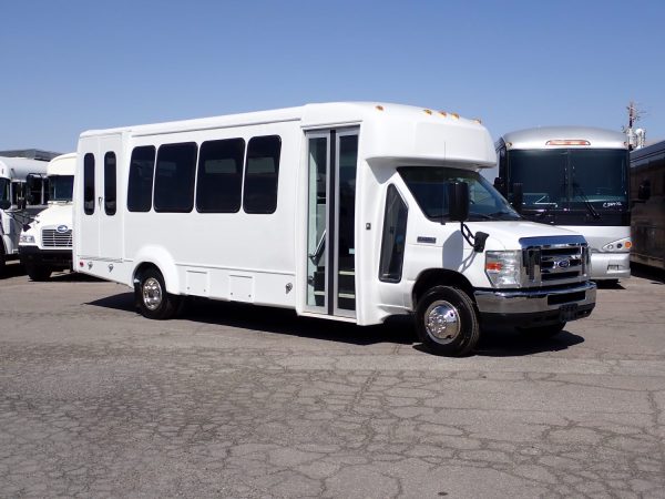 2014 Elkhart Lift Equipped Shuttle Bus S99127