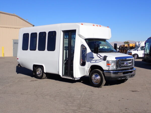 2015 Diamond Coach Shuttle Bus S02832