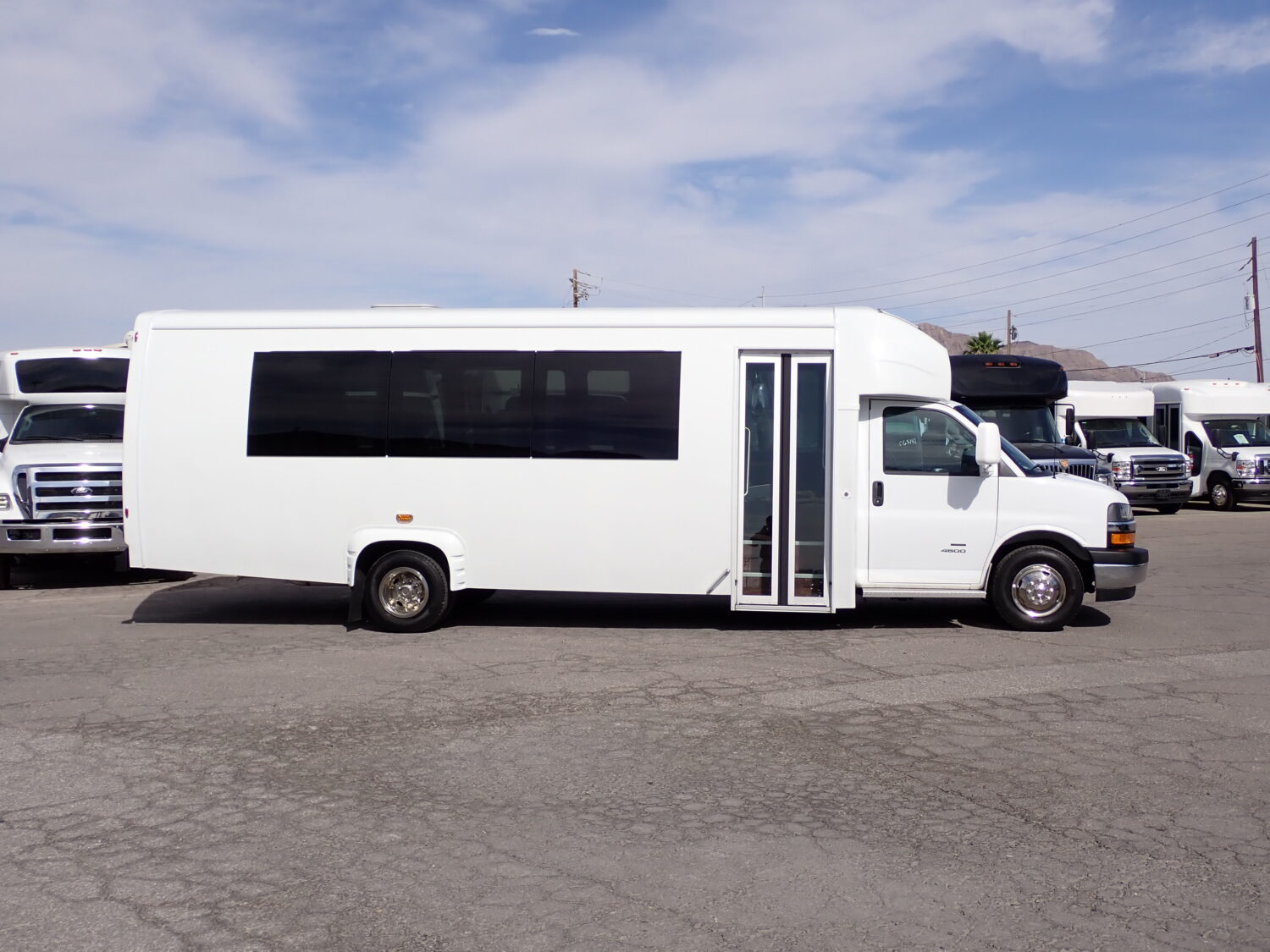 NEW 2023 ECD KSIR Executive Shuttle Bus S09115 - Image 4