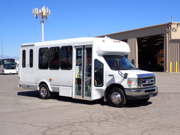 2016 ElDorado Aerotech Lift Equipped Shuttle Bus S15271