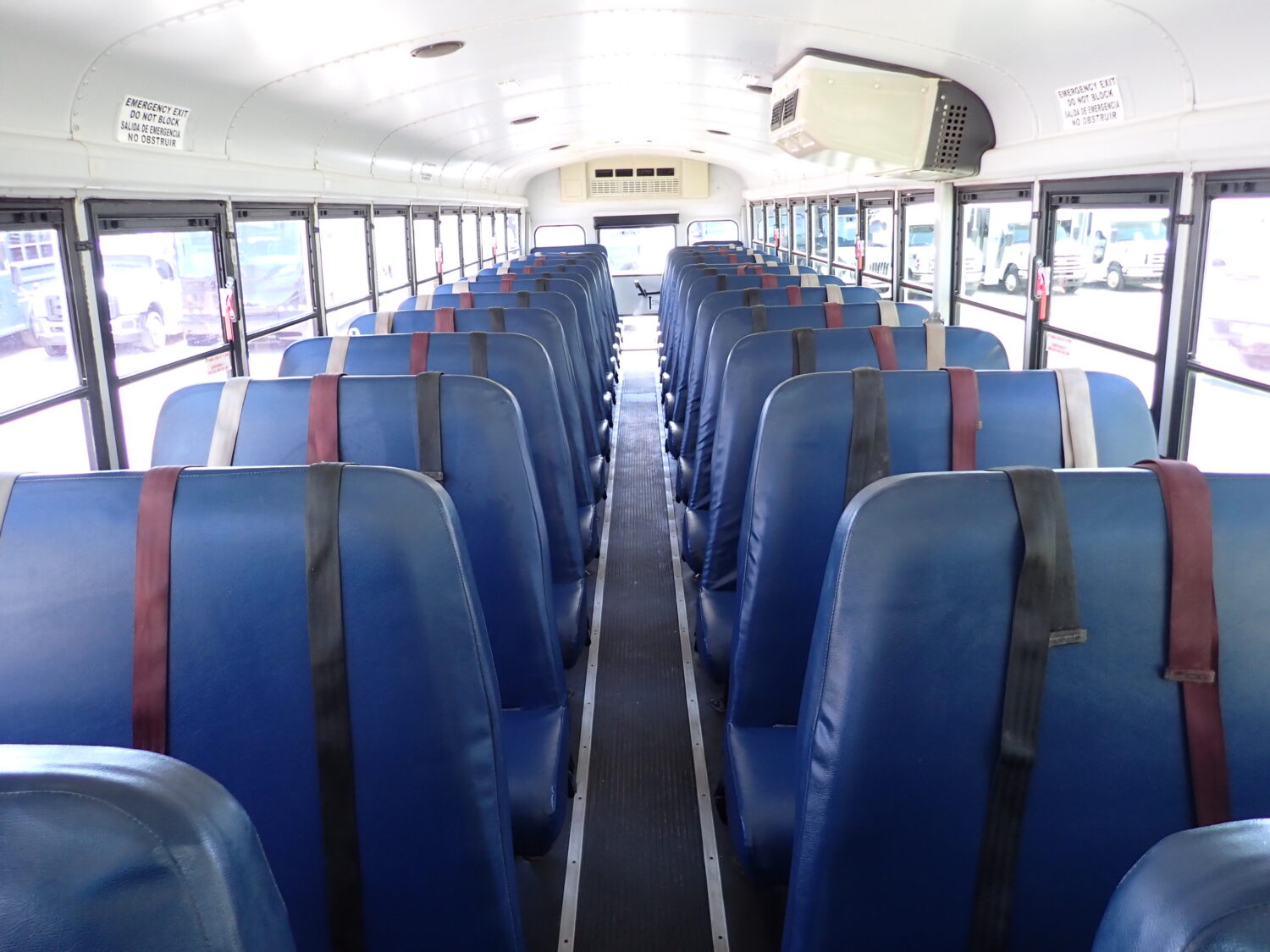 2016 Thomas Saf-T-Liner EFX Bus B89467 - Image 9