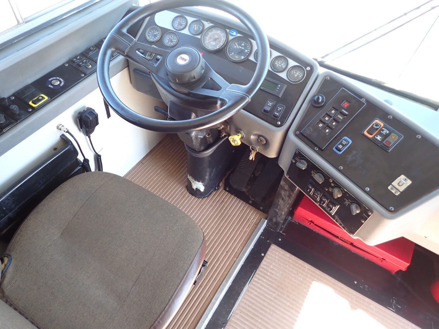 2004 Blue Bird All American School Bus B14030 - Image 12