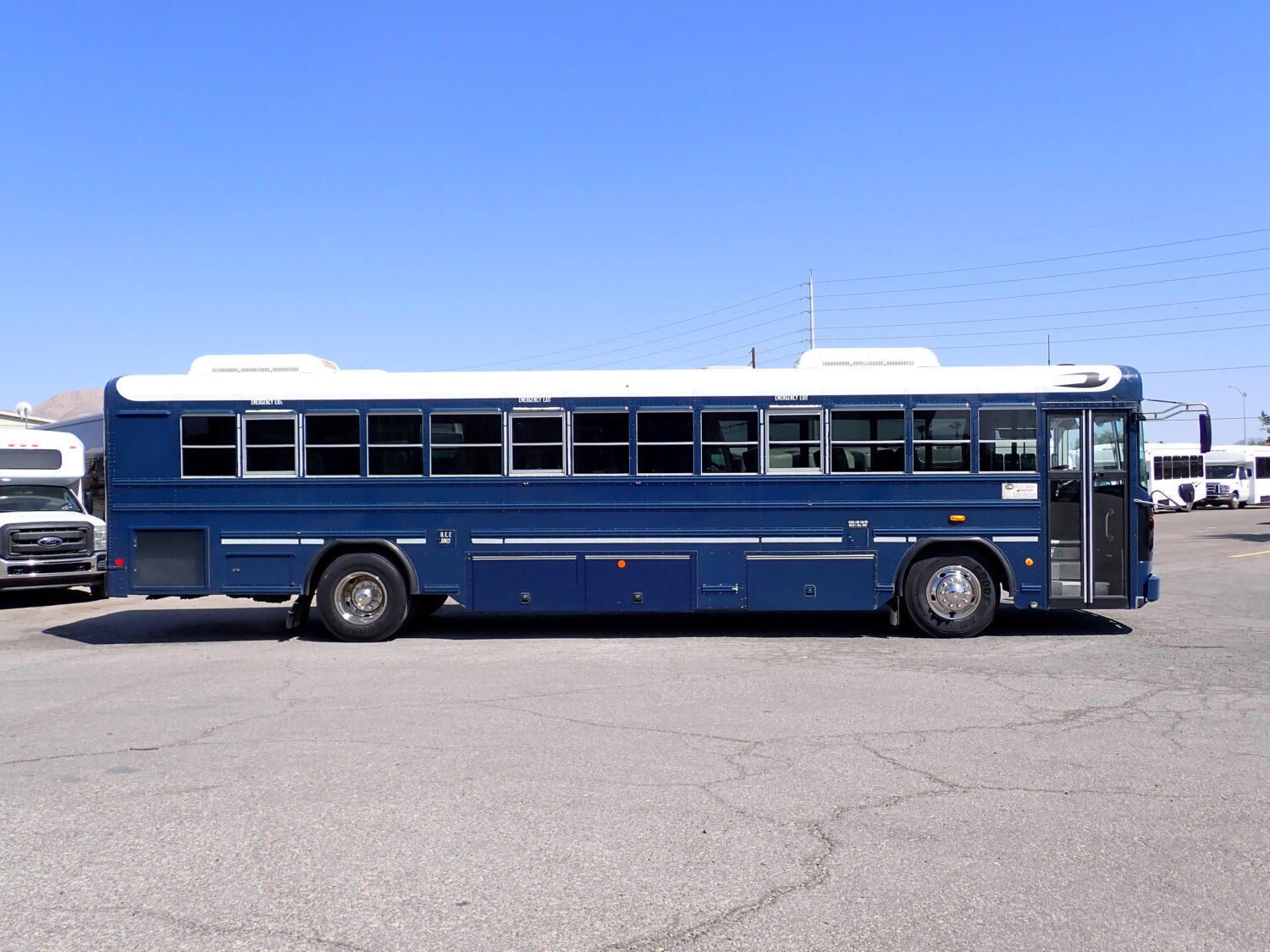 2013 Blue Bird All American Passenger Bus B95890 - Image 4
