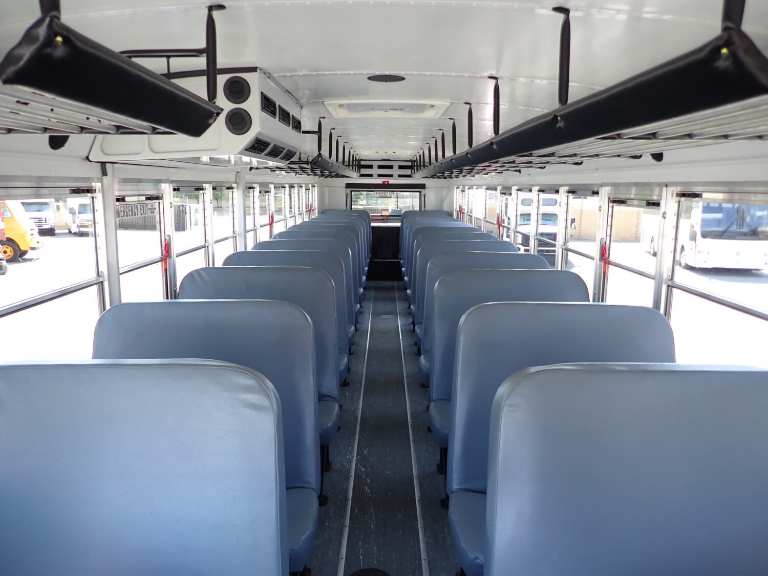2013 Blue Bird All American Passenger Bus B95890 - Image 9