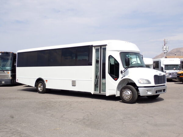 2018 Champion Defender Shuttle Bus SN4472