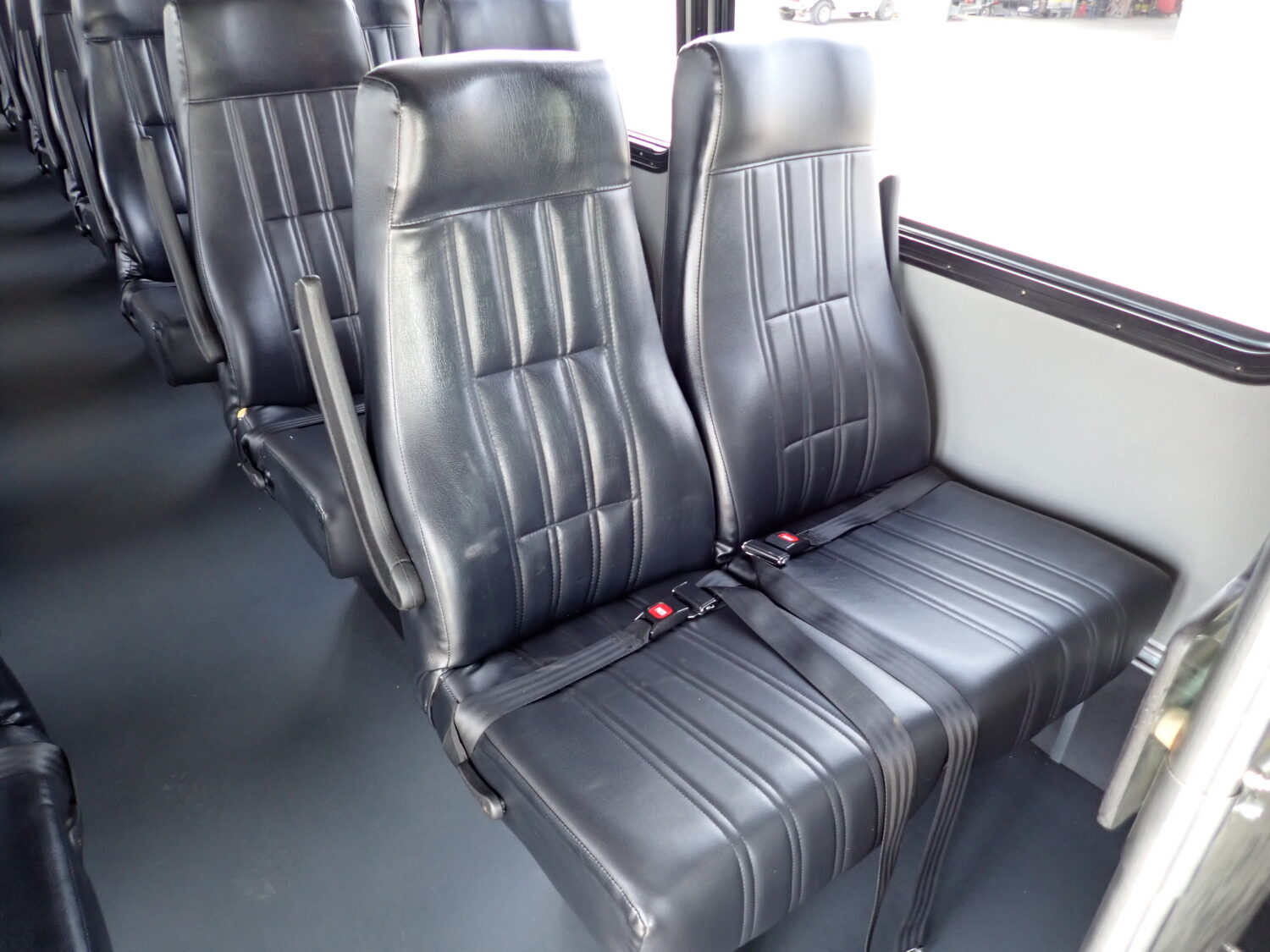 2018 Champion Defender Shuttle Bus SN4472 - Image 8